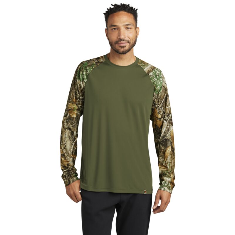 Realtree ® Colorblock Performance Long Sleeve Tee Thumbnail